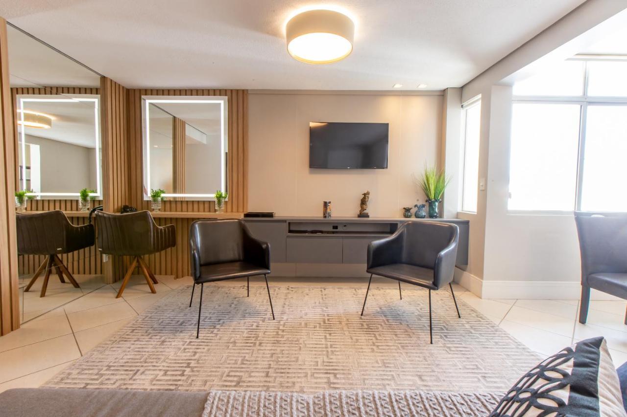 Delupo Hotel - Livin Studios Крикиума Екстериор снимка